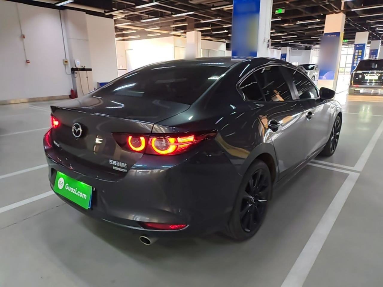 Mazda 3 - фото 3