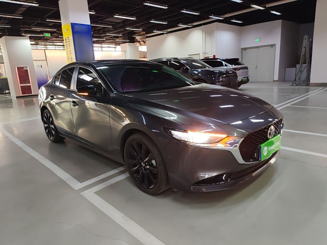 Mazda 3 - фото 4