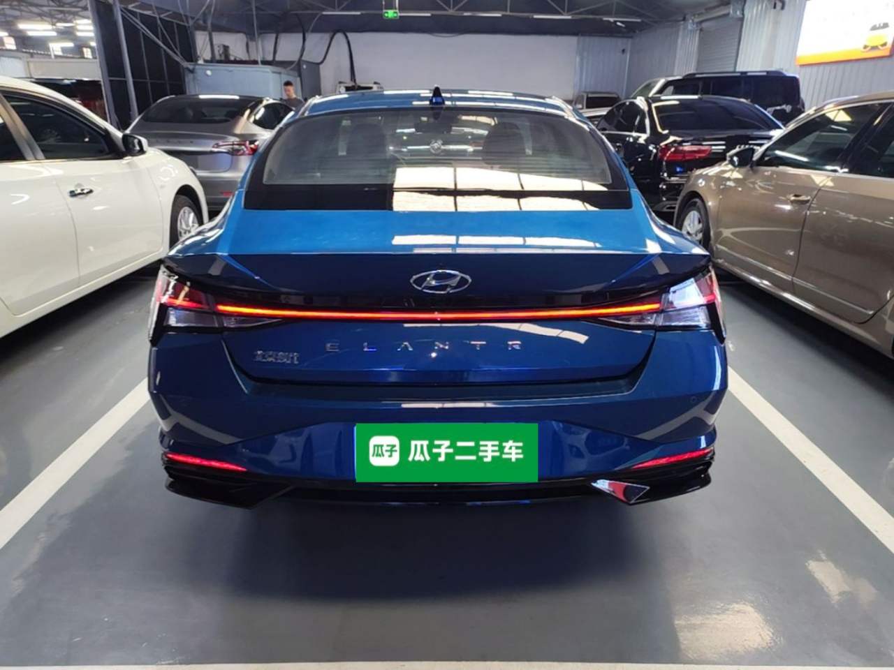 Hyundai Elantra - фото 2