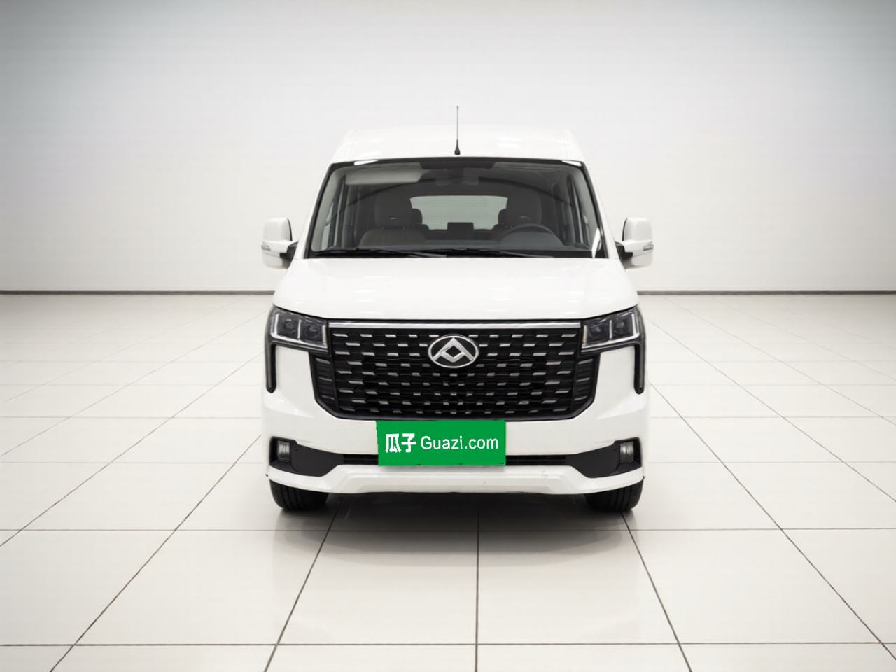 Maxus V80 - фото 1