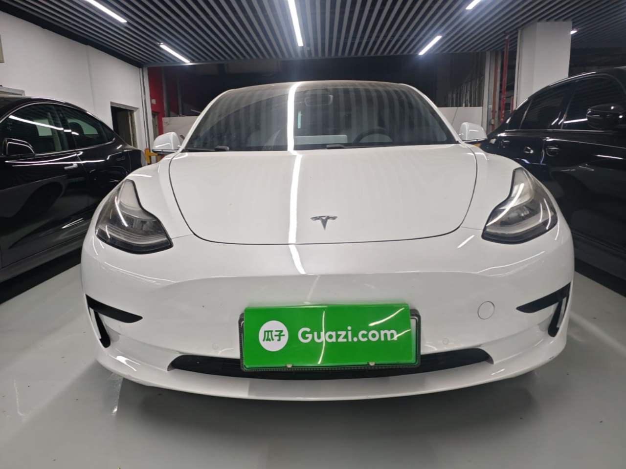 Tesla Model 3 (Import) - фото 1