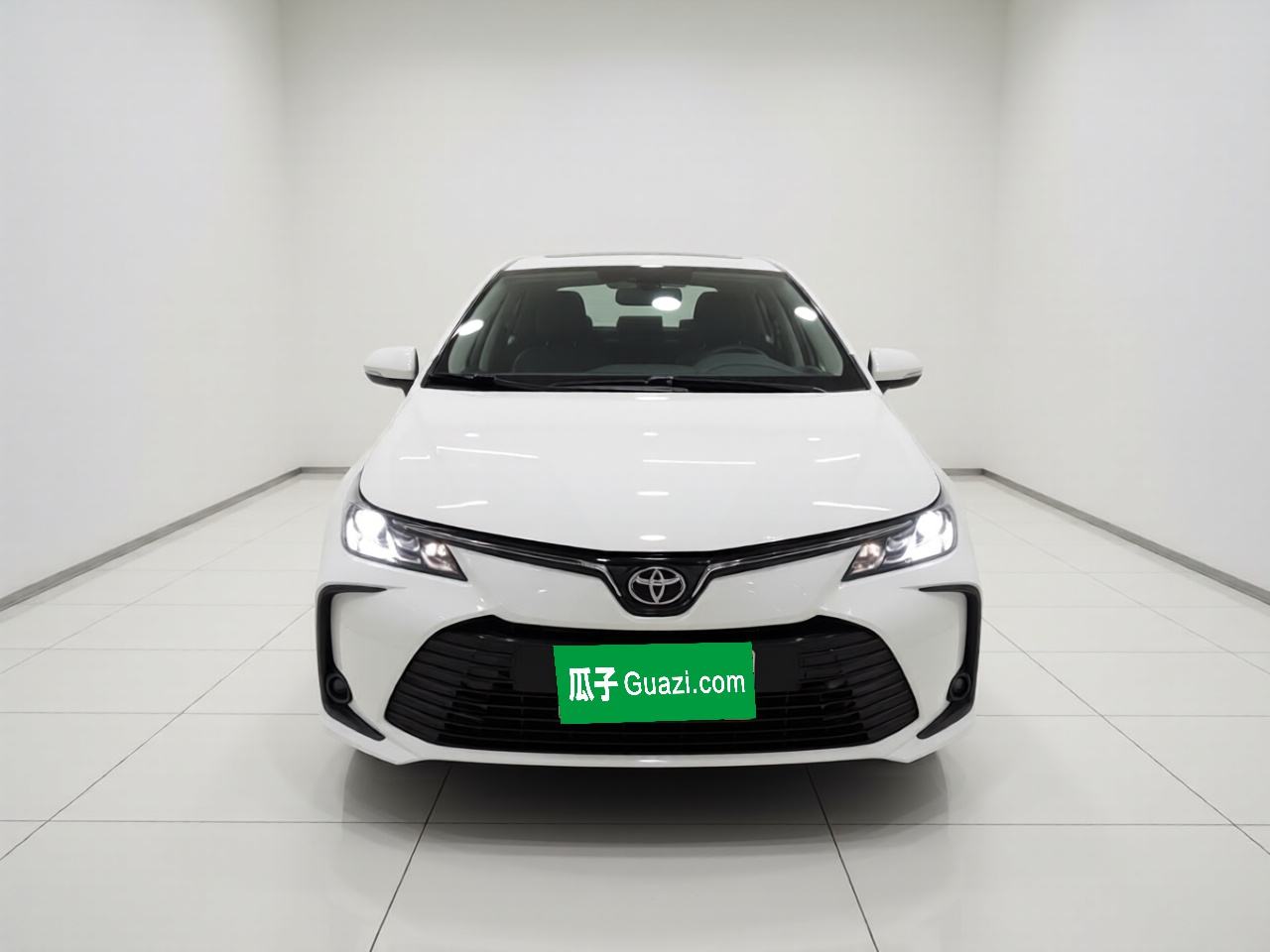 Toyota Corolla - фото 1