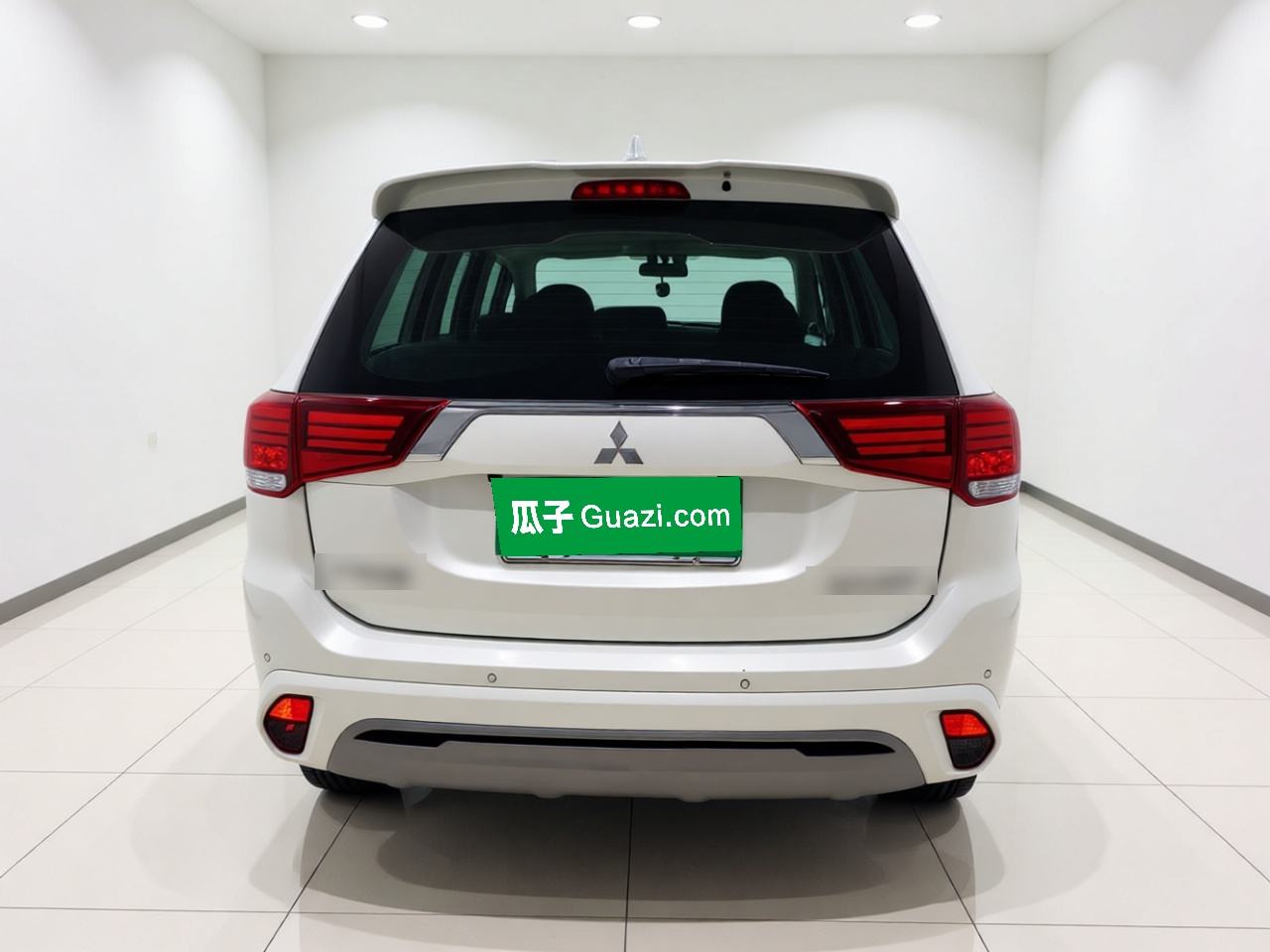 Mitsubishi Outlander - фото 4