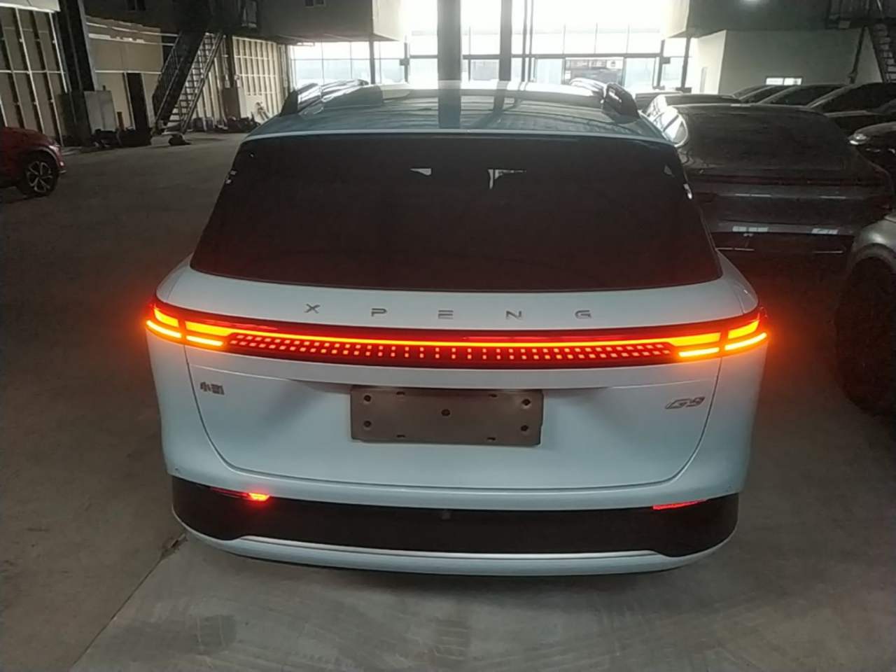 XPeng G9 - фото 2