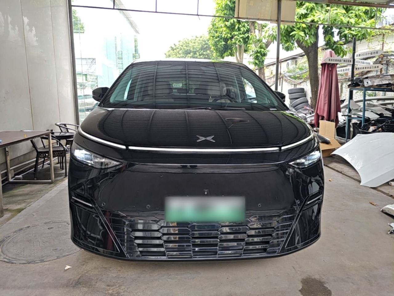 XPeng X9 - фото 1