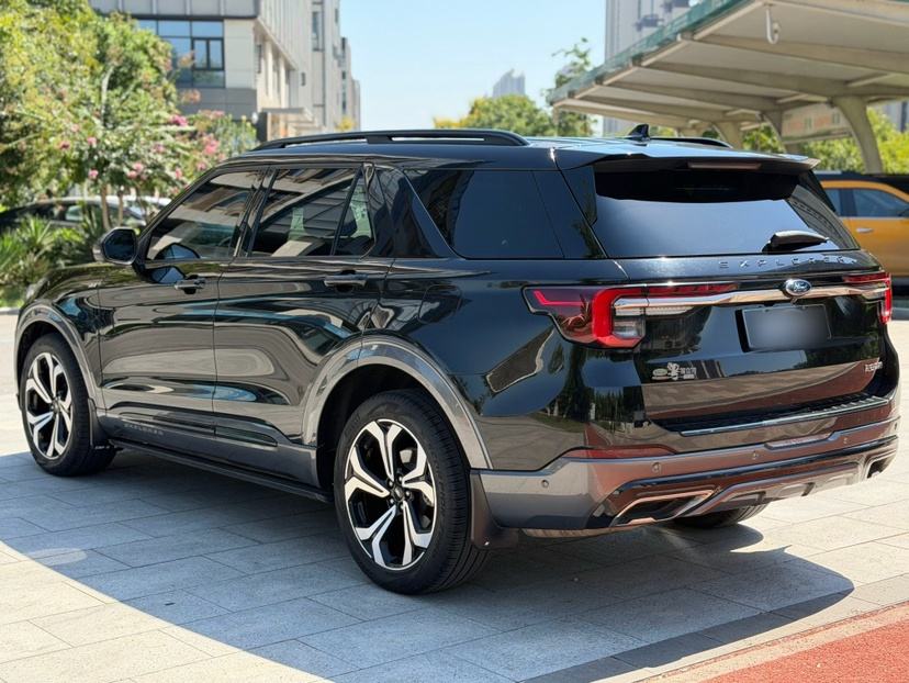 Ford Explorer - фото 4