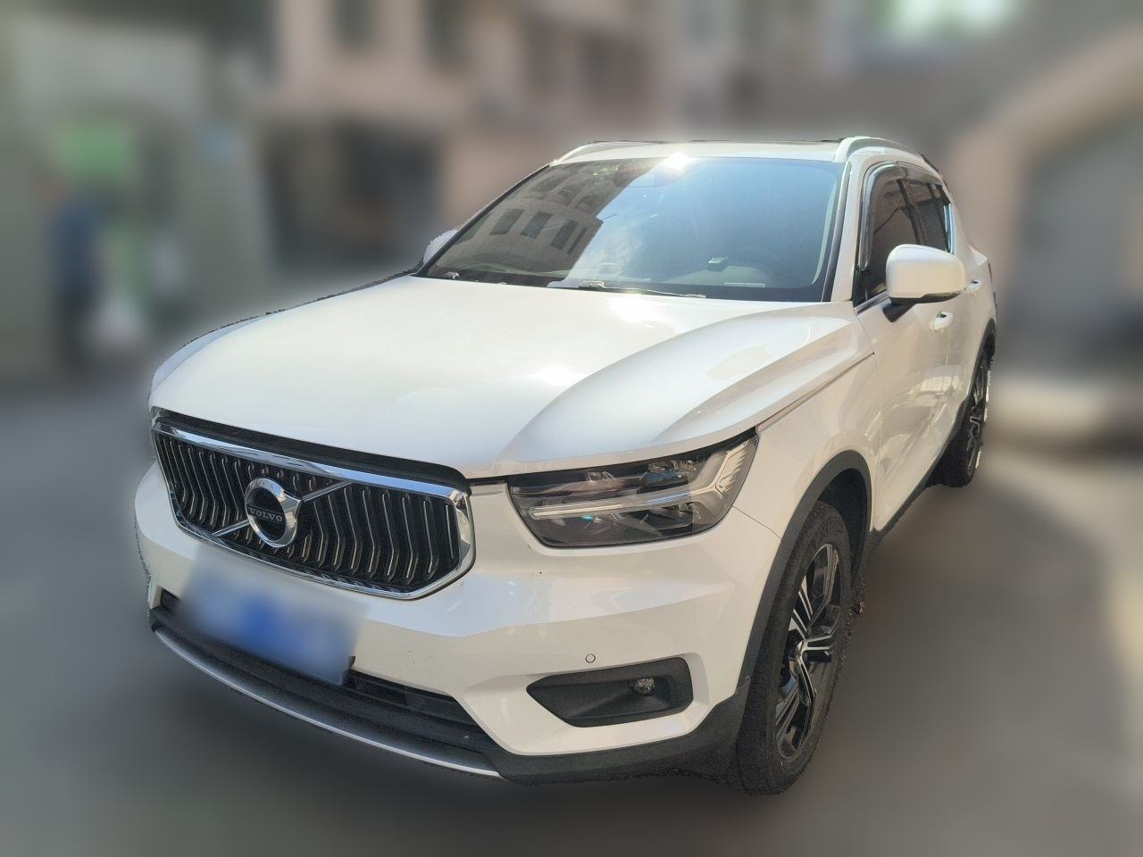 Volvo XC40 - фото 0