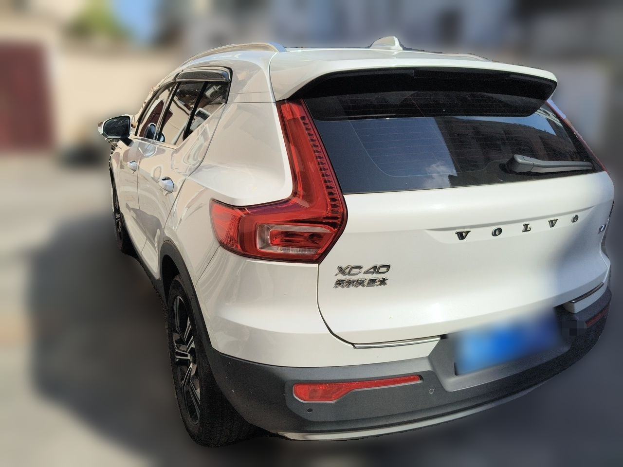 Volvo XC40 - фото 3