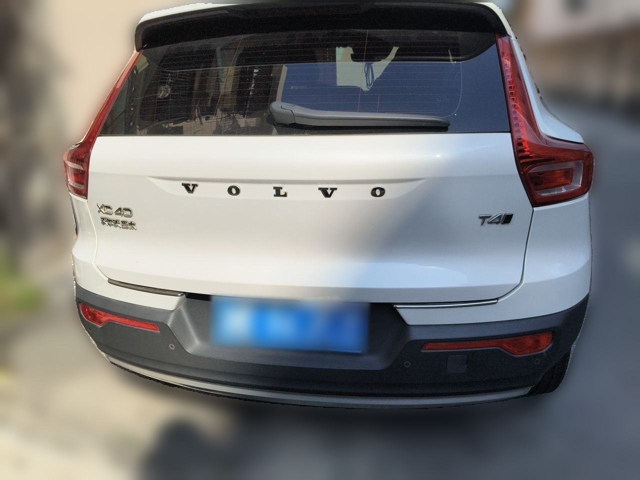 Volvo XC40 - фото 4