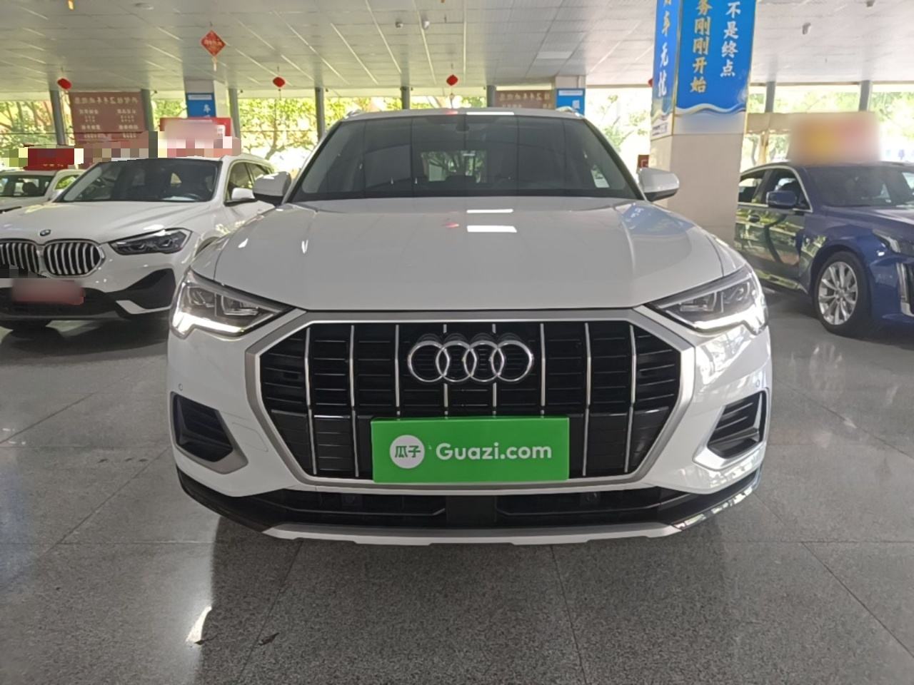 Audi Q3 - фото 1