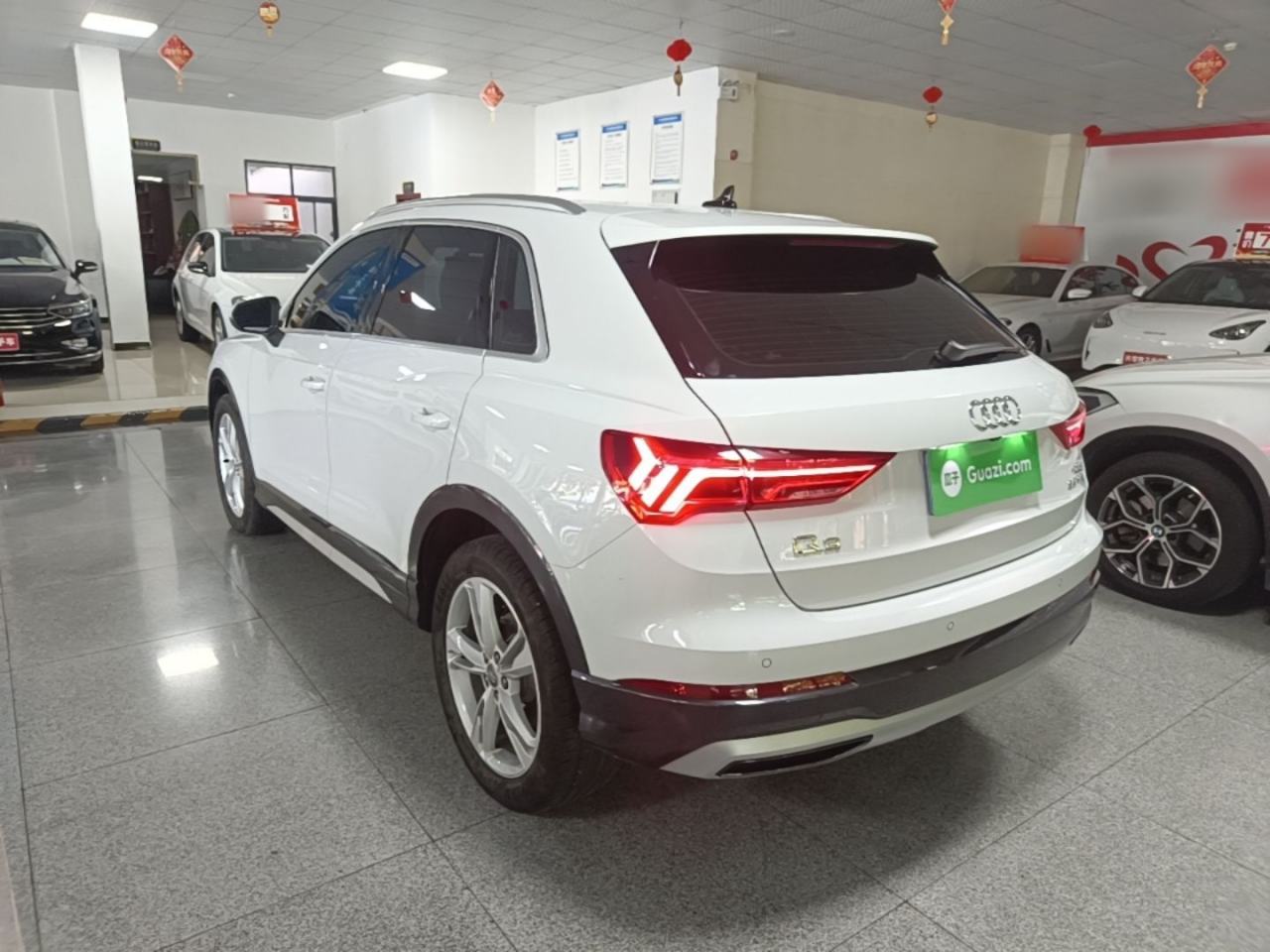 Audi Q3 - фото 3