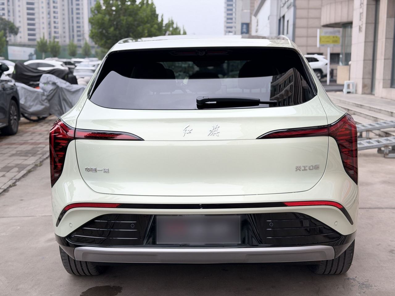 Hongqi 06 - фото 2