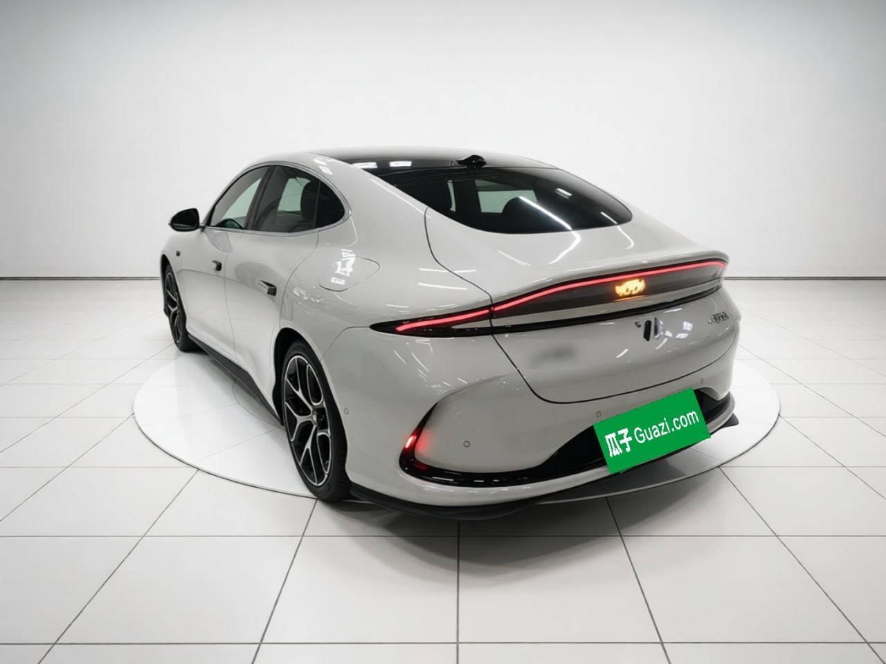 IM Motors L6 - фото 3