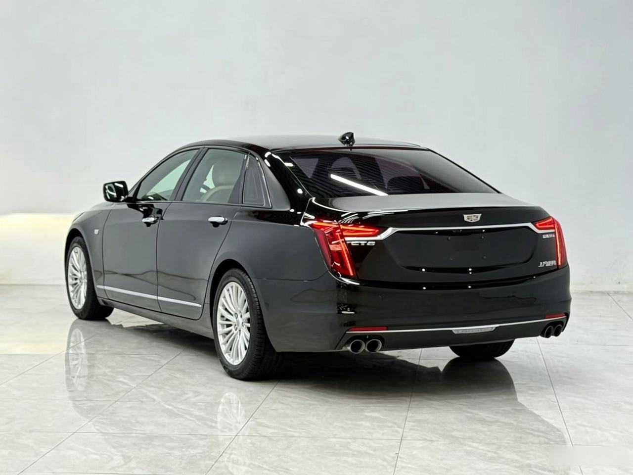Cadillac CT6 - фото 3