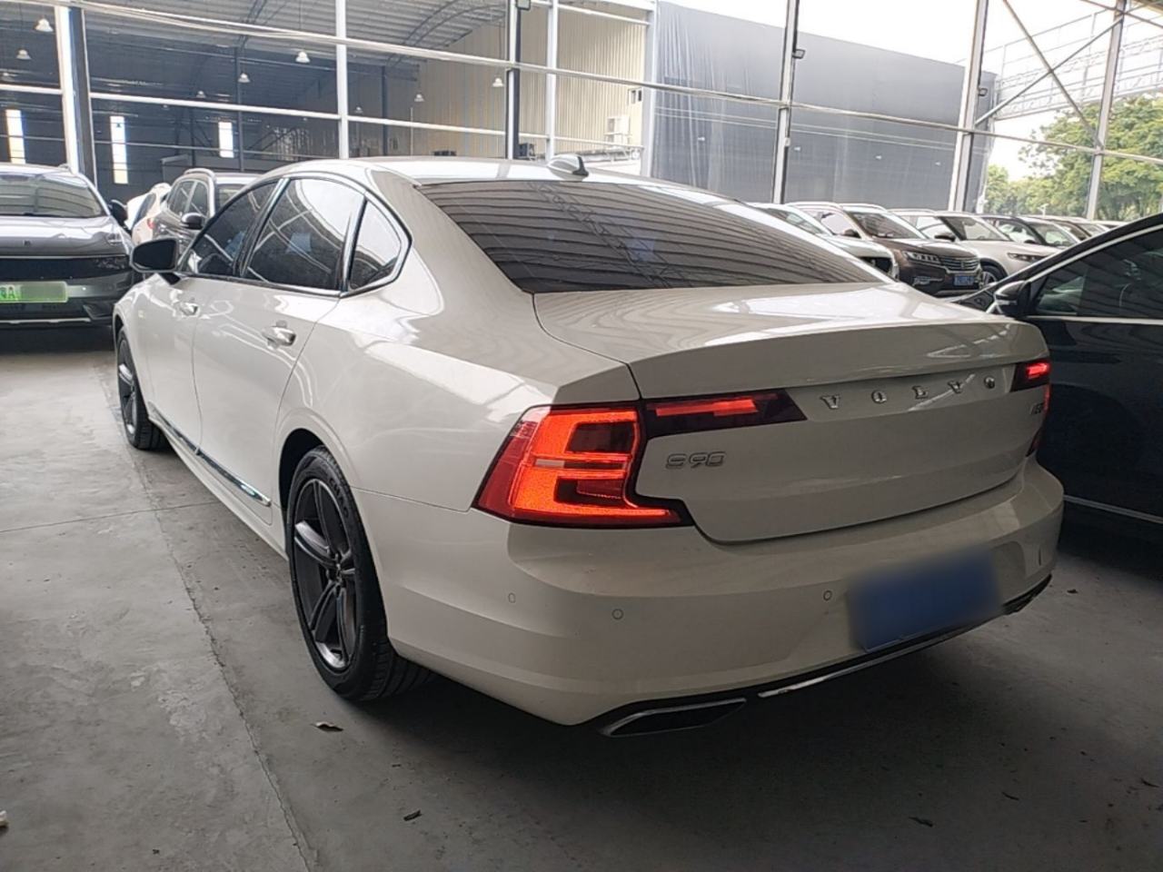 Volvo S90 - фото 3