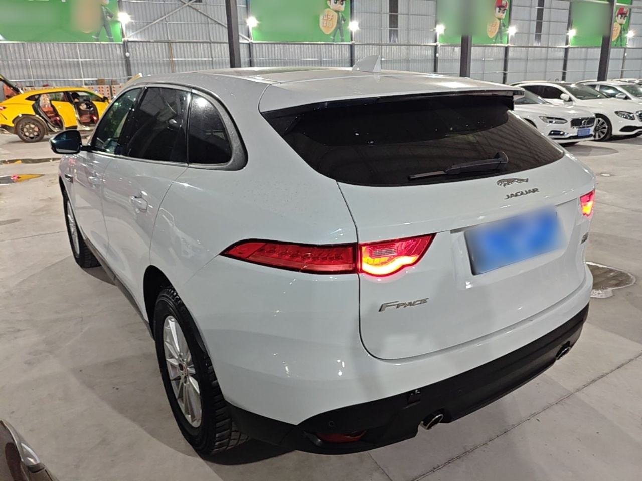 Jaguar F-PACE - фото 3