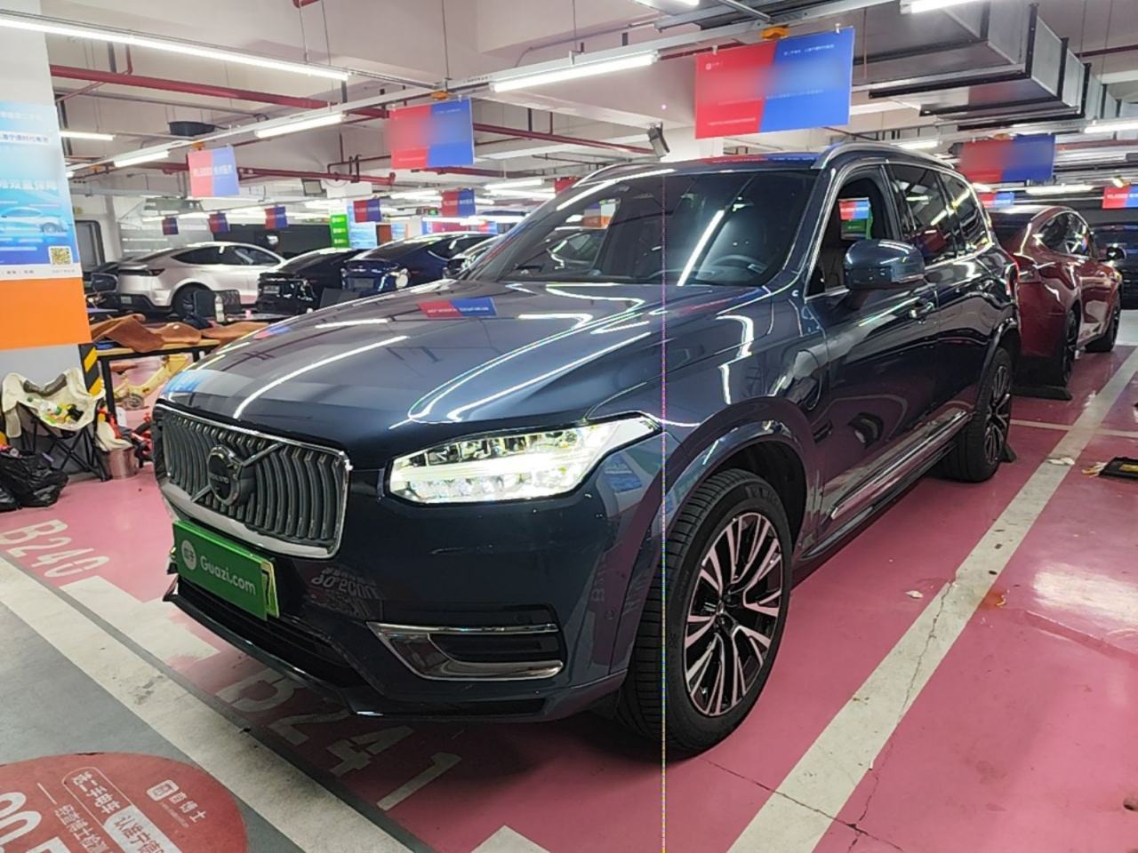 Volvo XC90 - фото 0