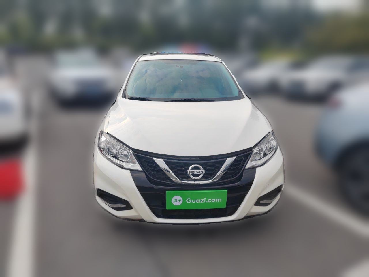 Nissan Tiida - фото 1
