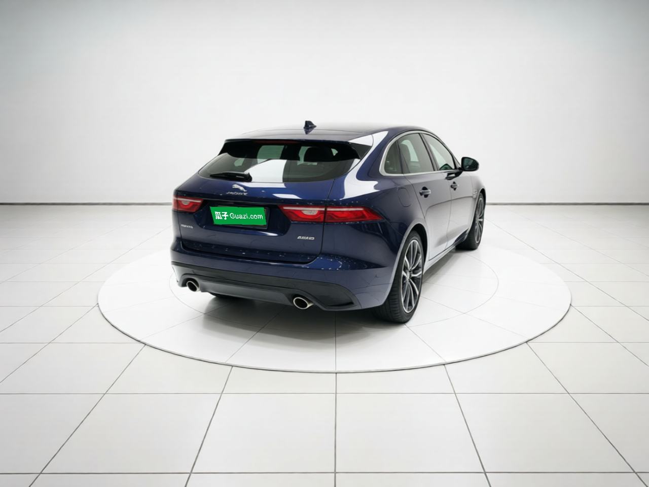 Jaguar F-PACE - фото 4