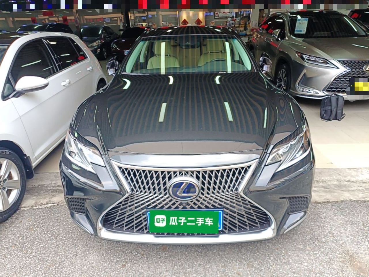 Lexus LS - фото 1
