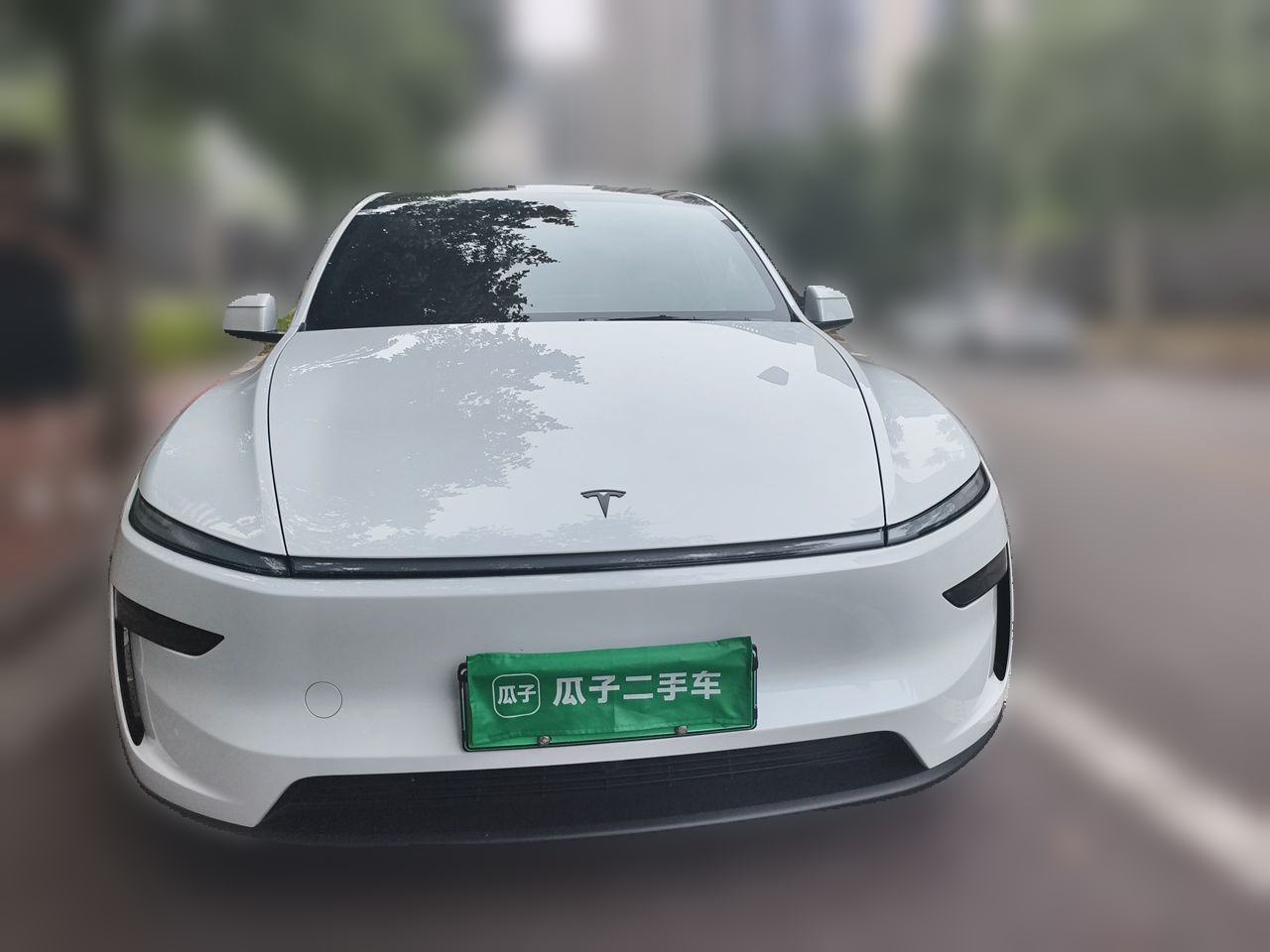 Tesla Model Y L - фото 1