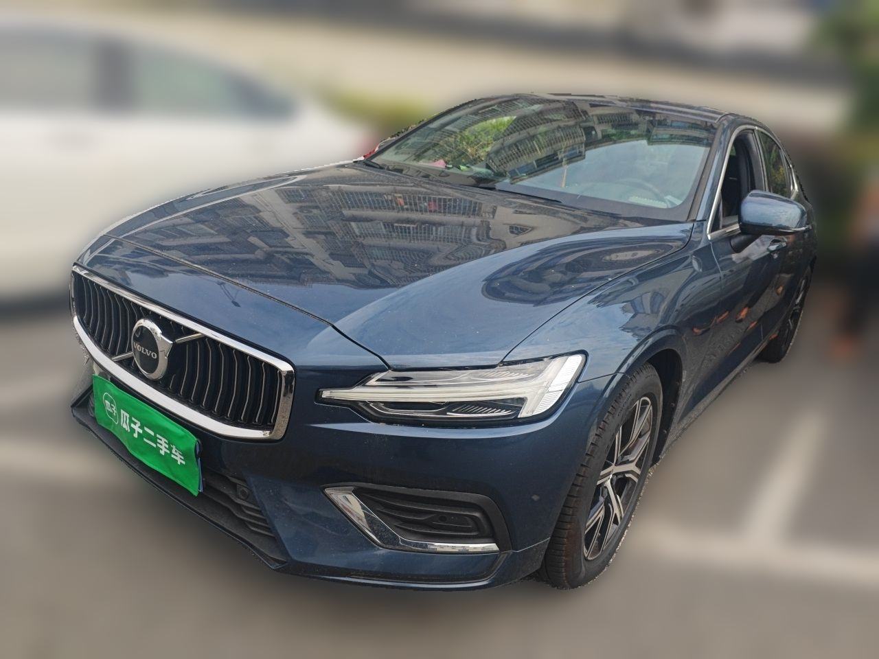 Volvo S60 - фото 0