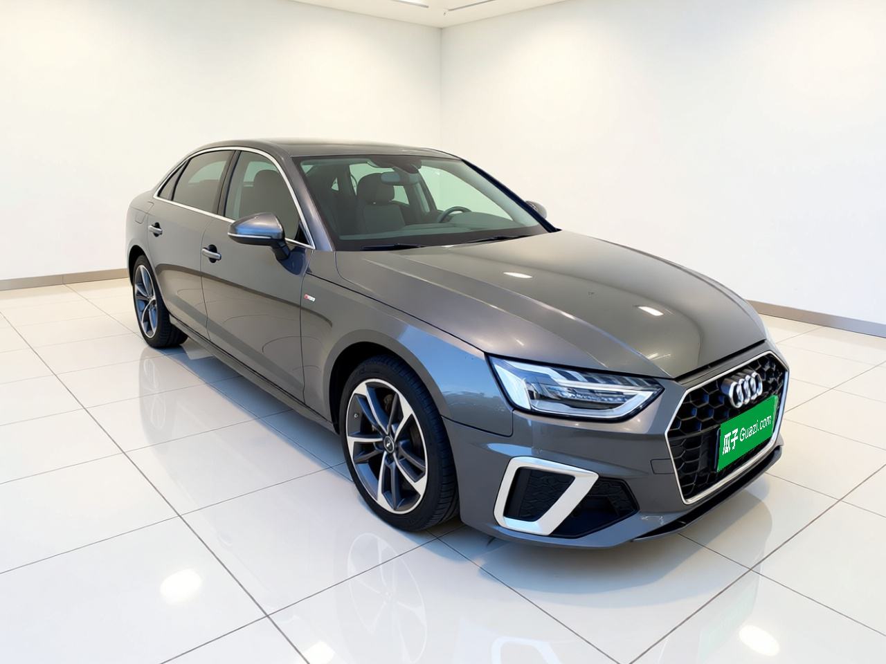 Audi A4L - фото 2