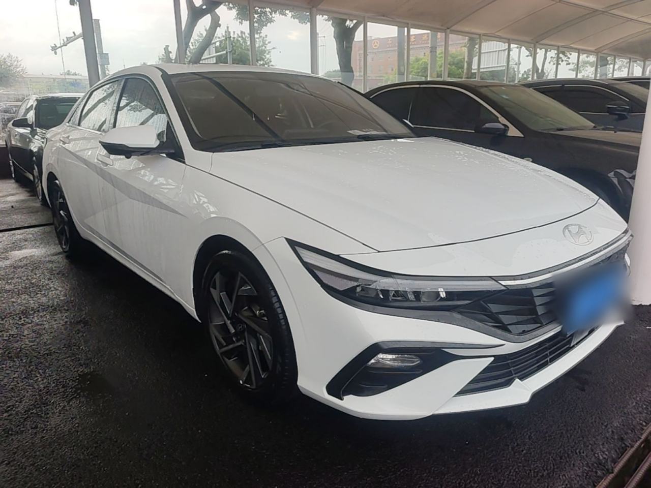 Hyundai Elantra - фото 2