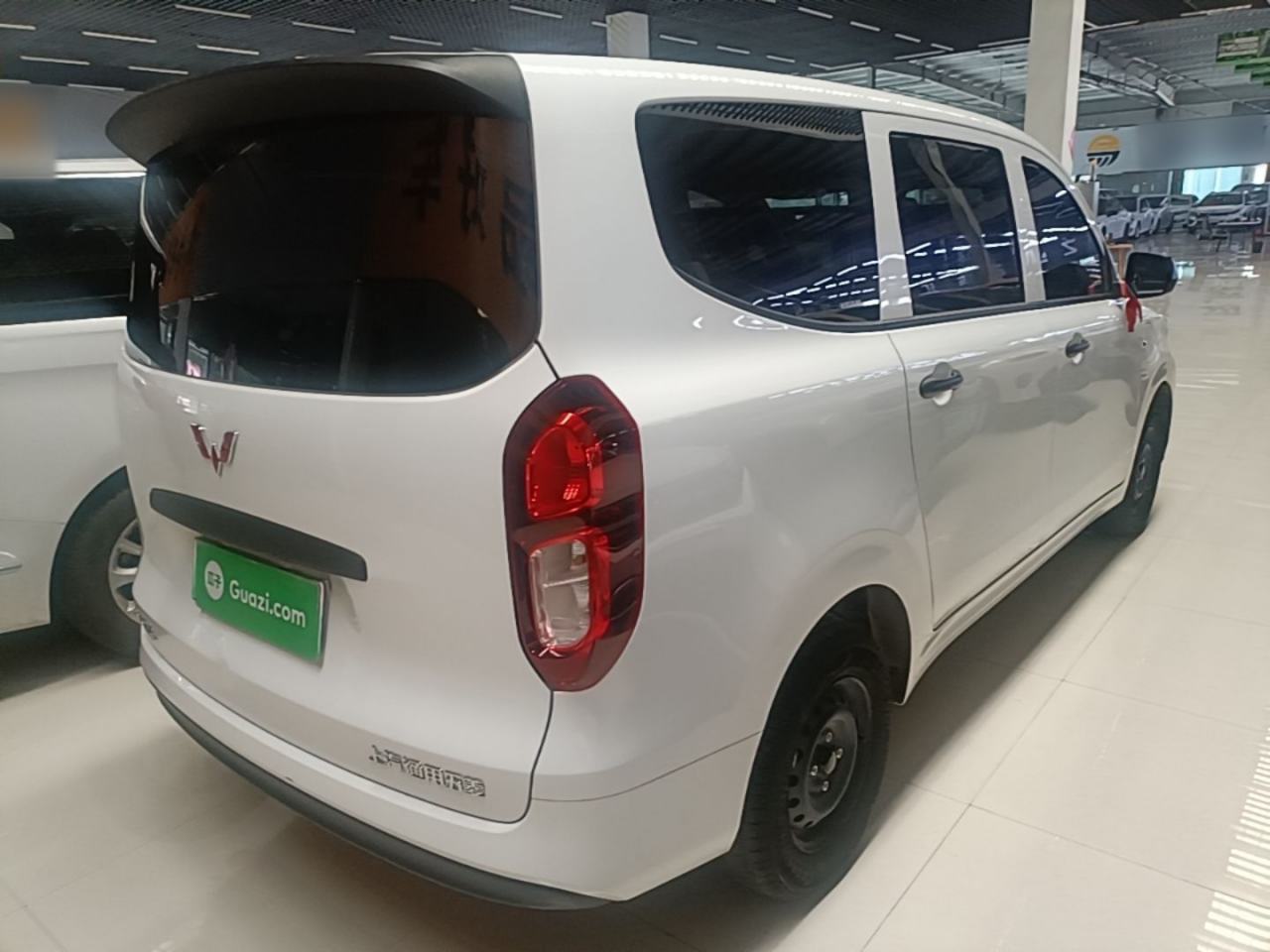 Wuling Hongguang NEV - фото 3
