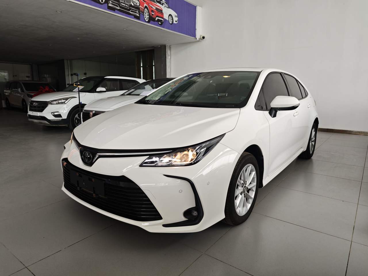 Toyota Corolla - фото 0