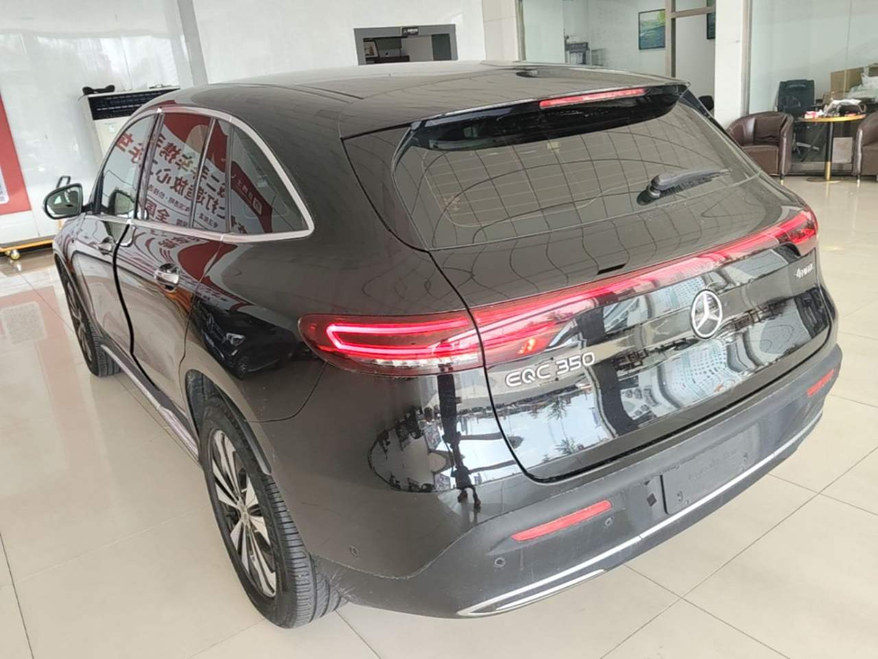 Mercedes-Benz EQC - фото 3