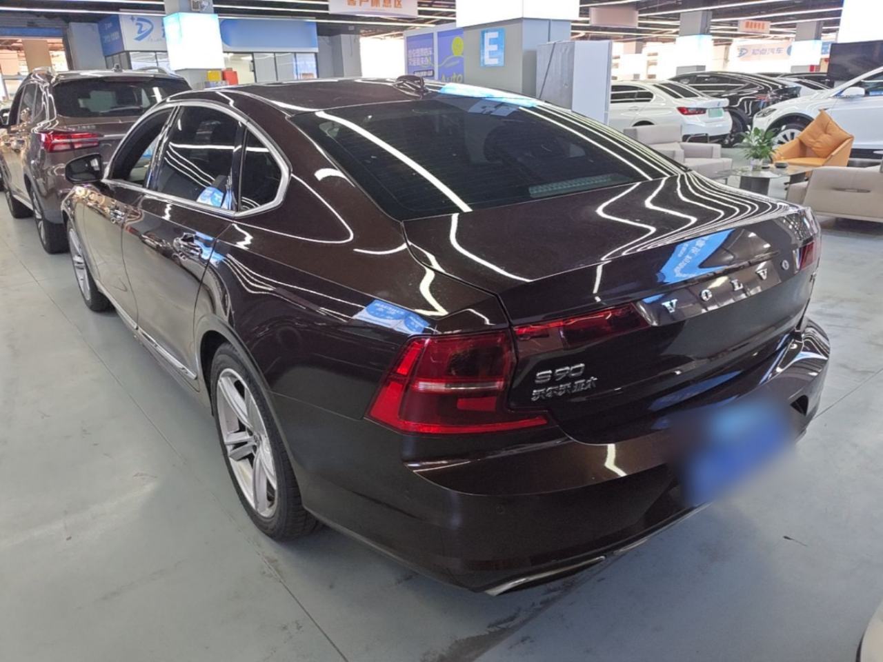 Volvo S90 - фото 3