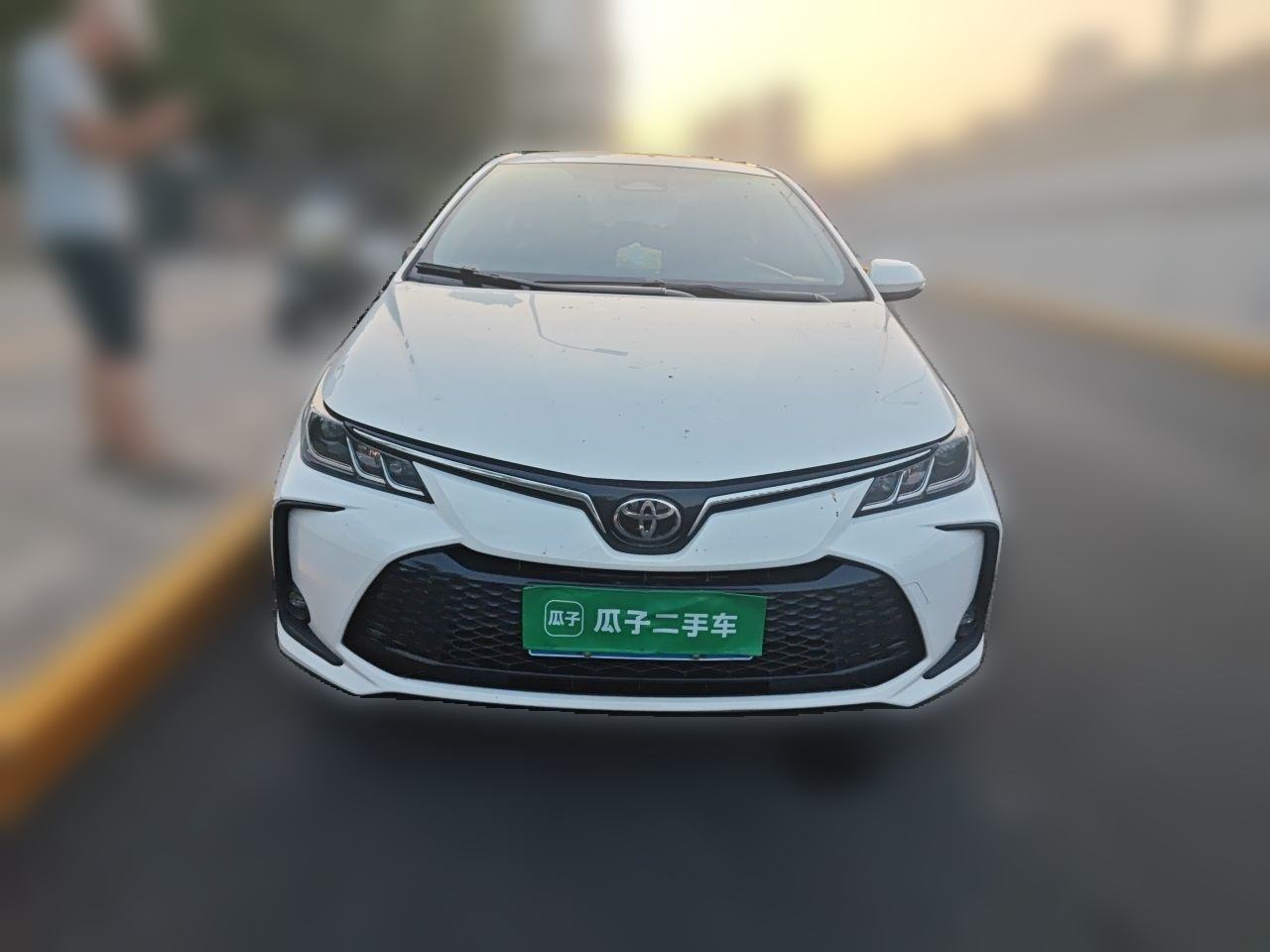Toyota Corolla - фото 1