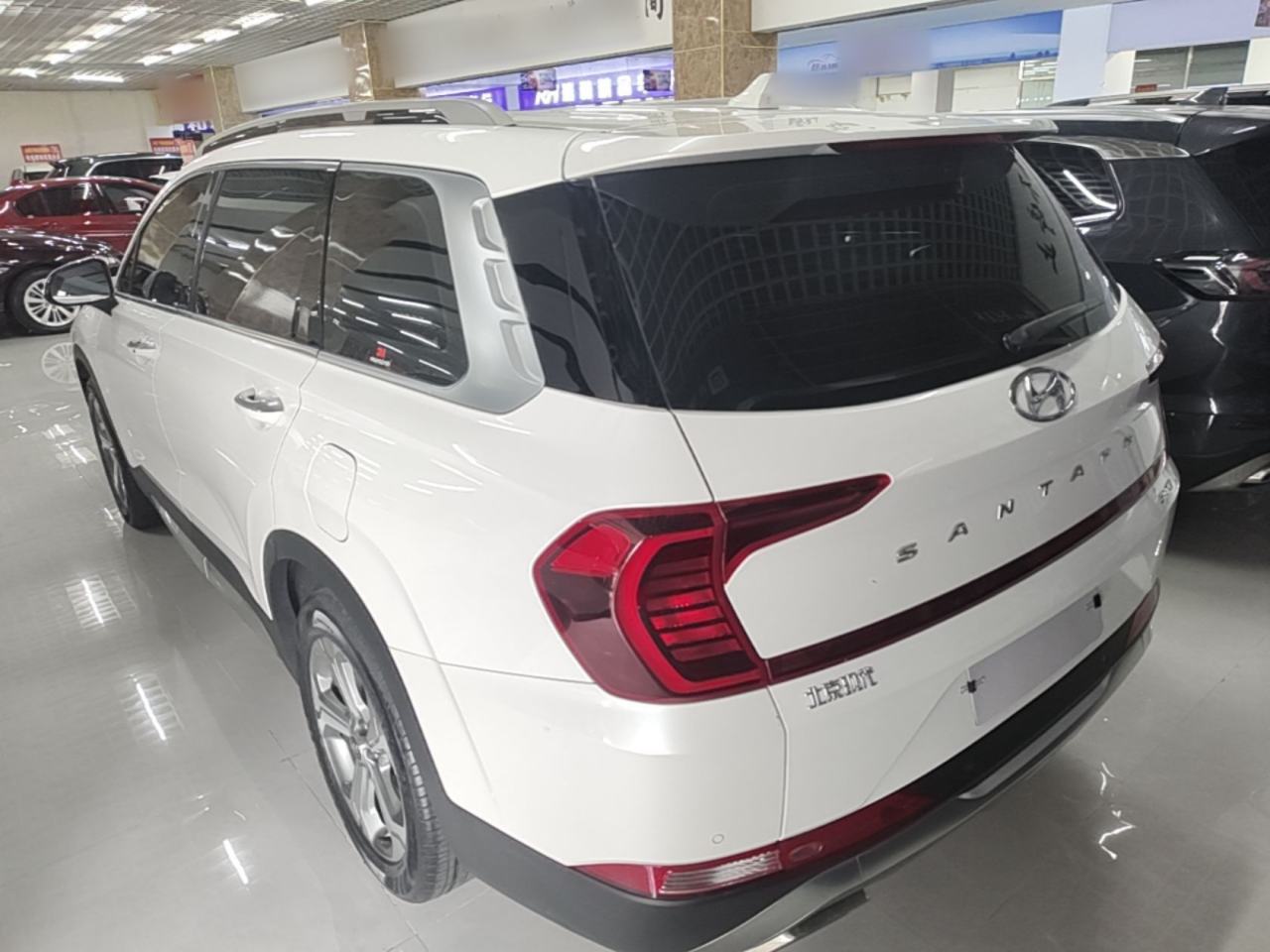 Hyundai Santa Fe - фото 3
