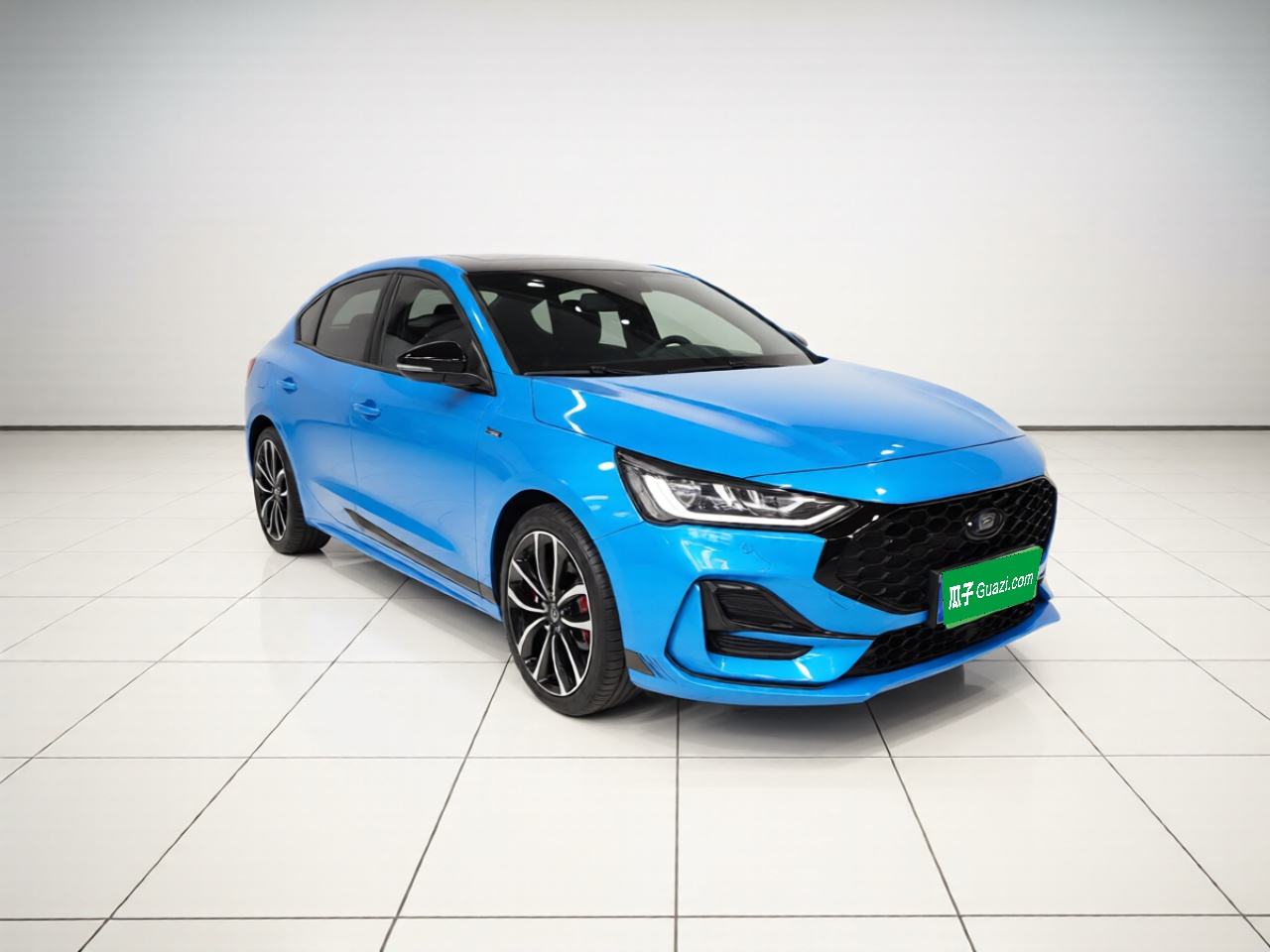 Ford Focus - фото 2