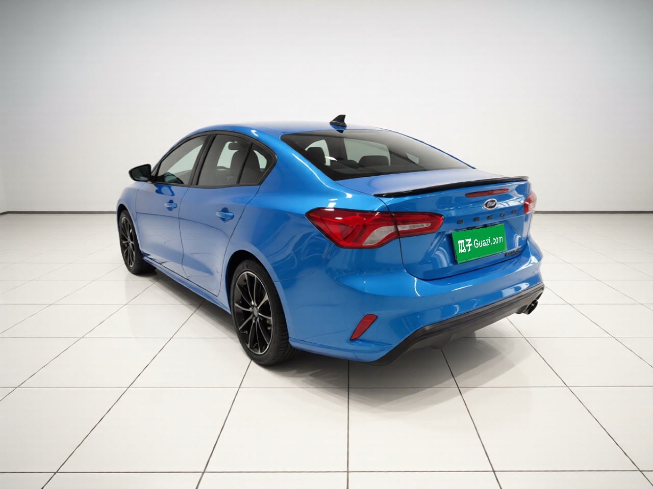 Ford Focus - фото 3