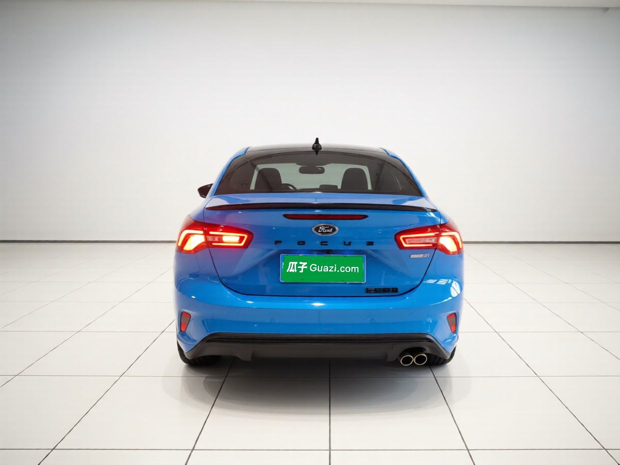 Ford Focus - фото 4