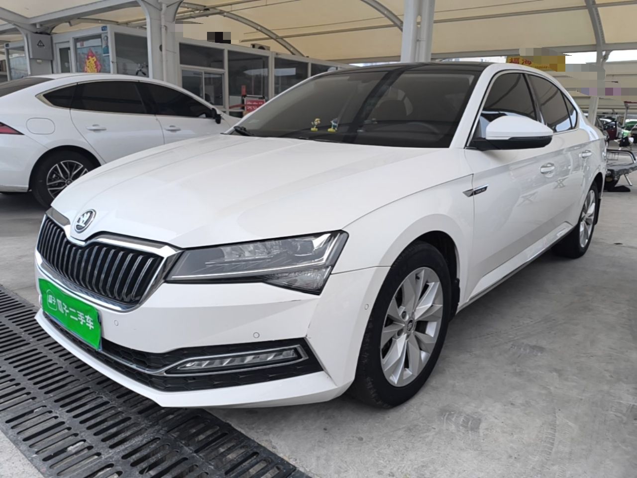 Skoda Superb - фото 0