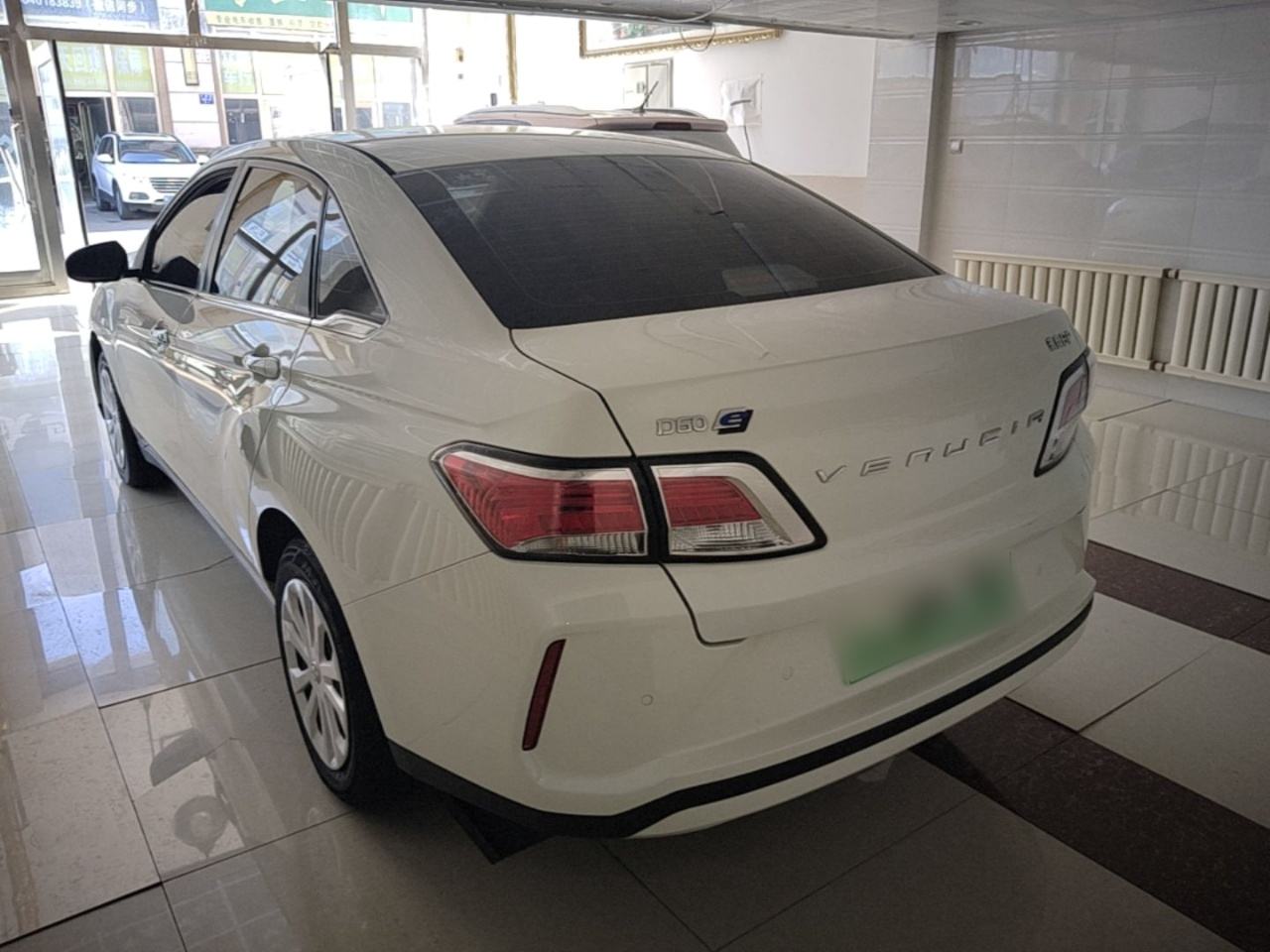 Venucia D60EV - фото 3