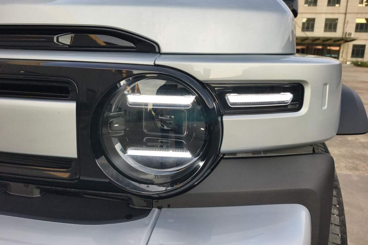iCAR V23 - фото 4