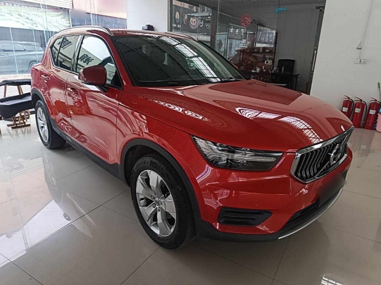 Volvo XC40 - фото 4