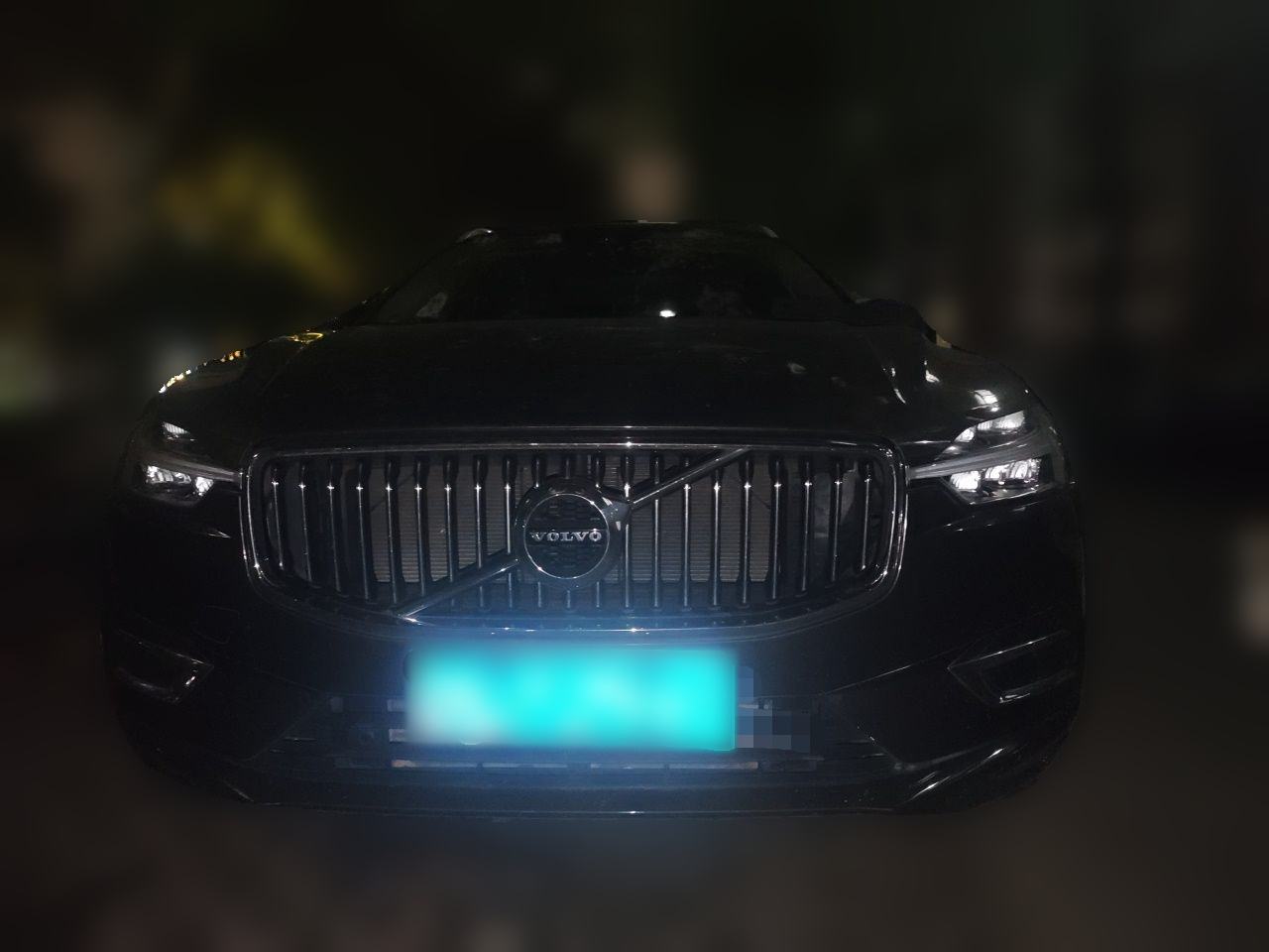 Volvo XC60 - фото 1