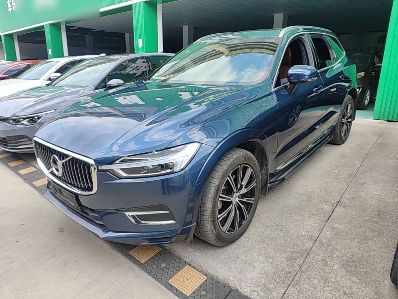 Volvo XC60 - фото 0