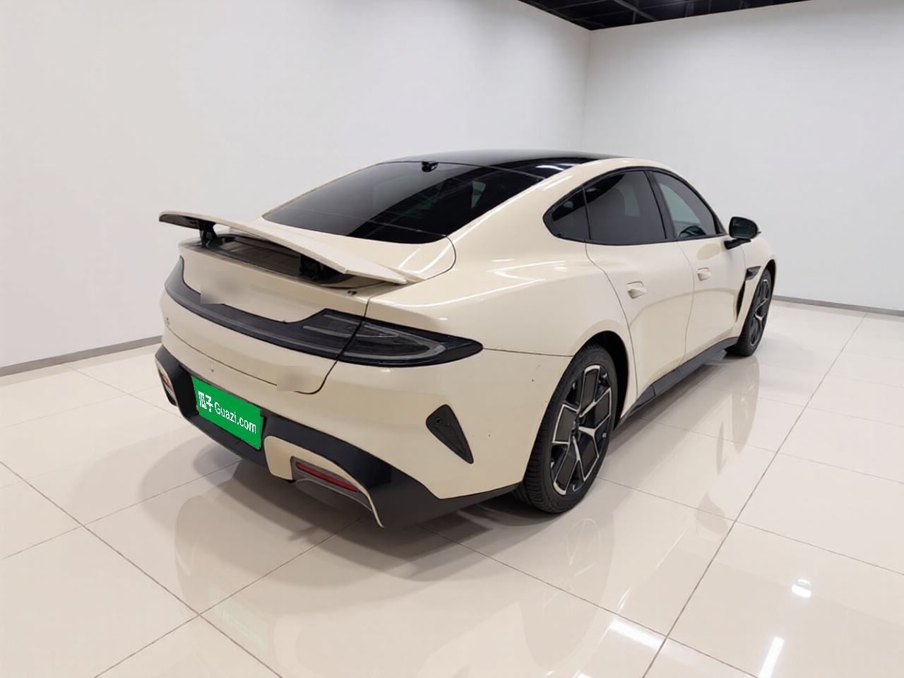 Xiaomi SU7 - фото 3