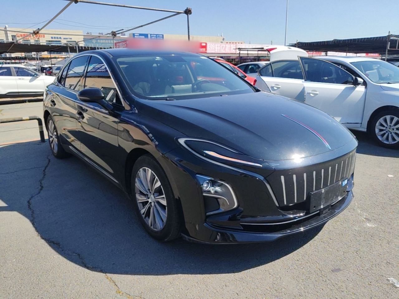 Hongqi E-QM5 - фото 2