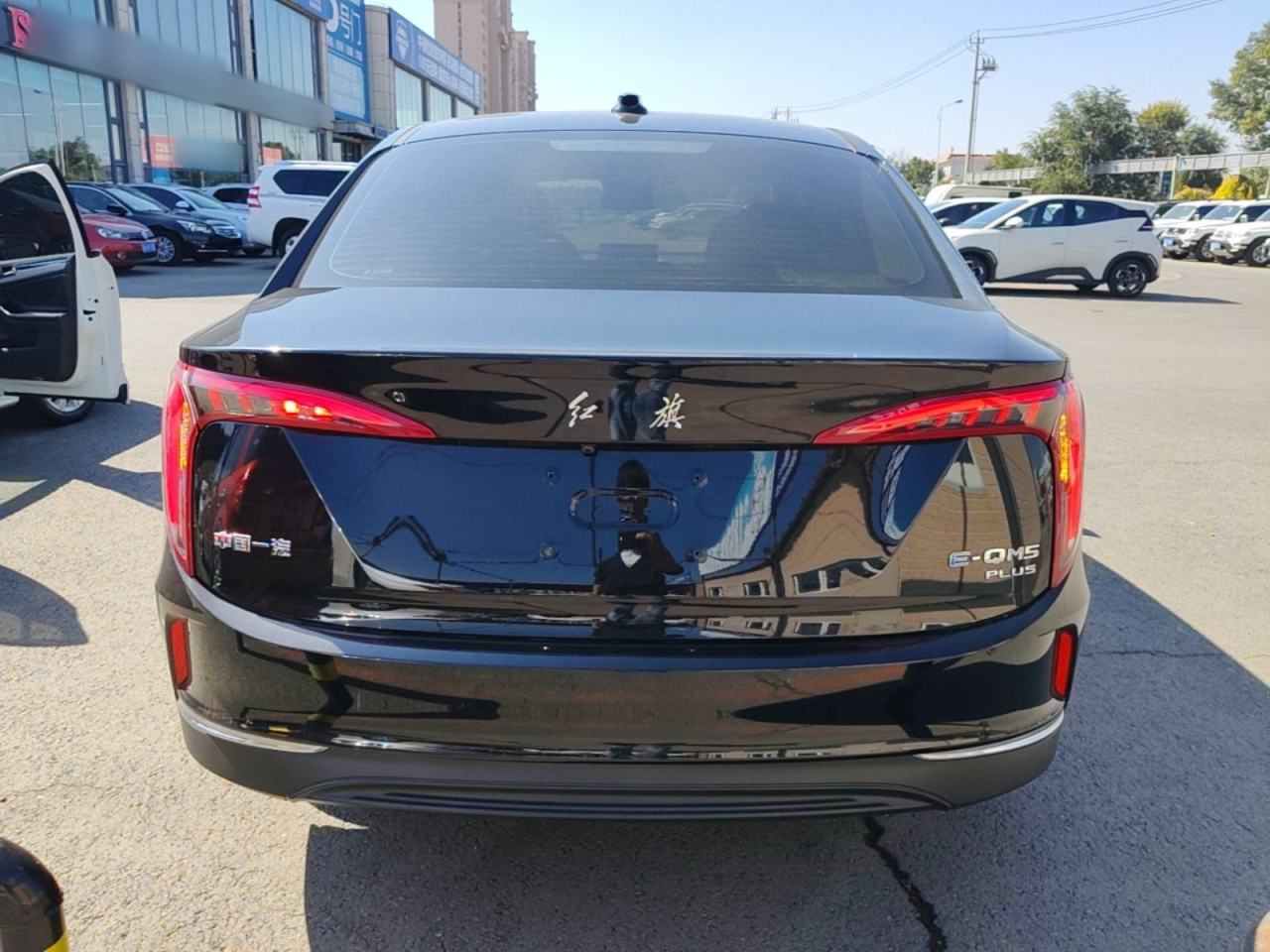 Hongqi E-QM5 - фото 4