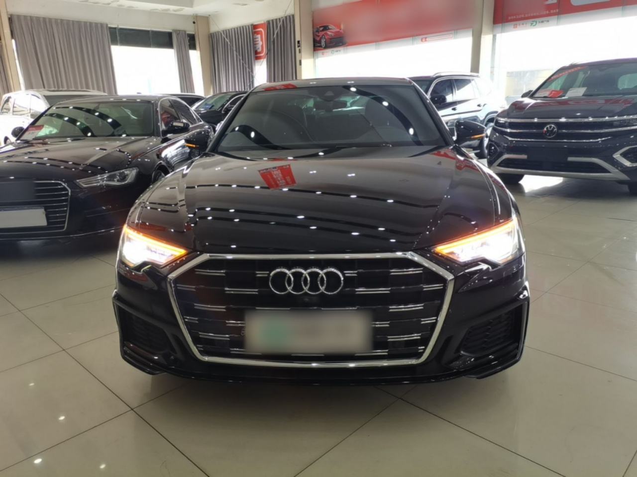 Audi A6L - фото 1