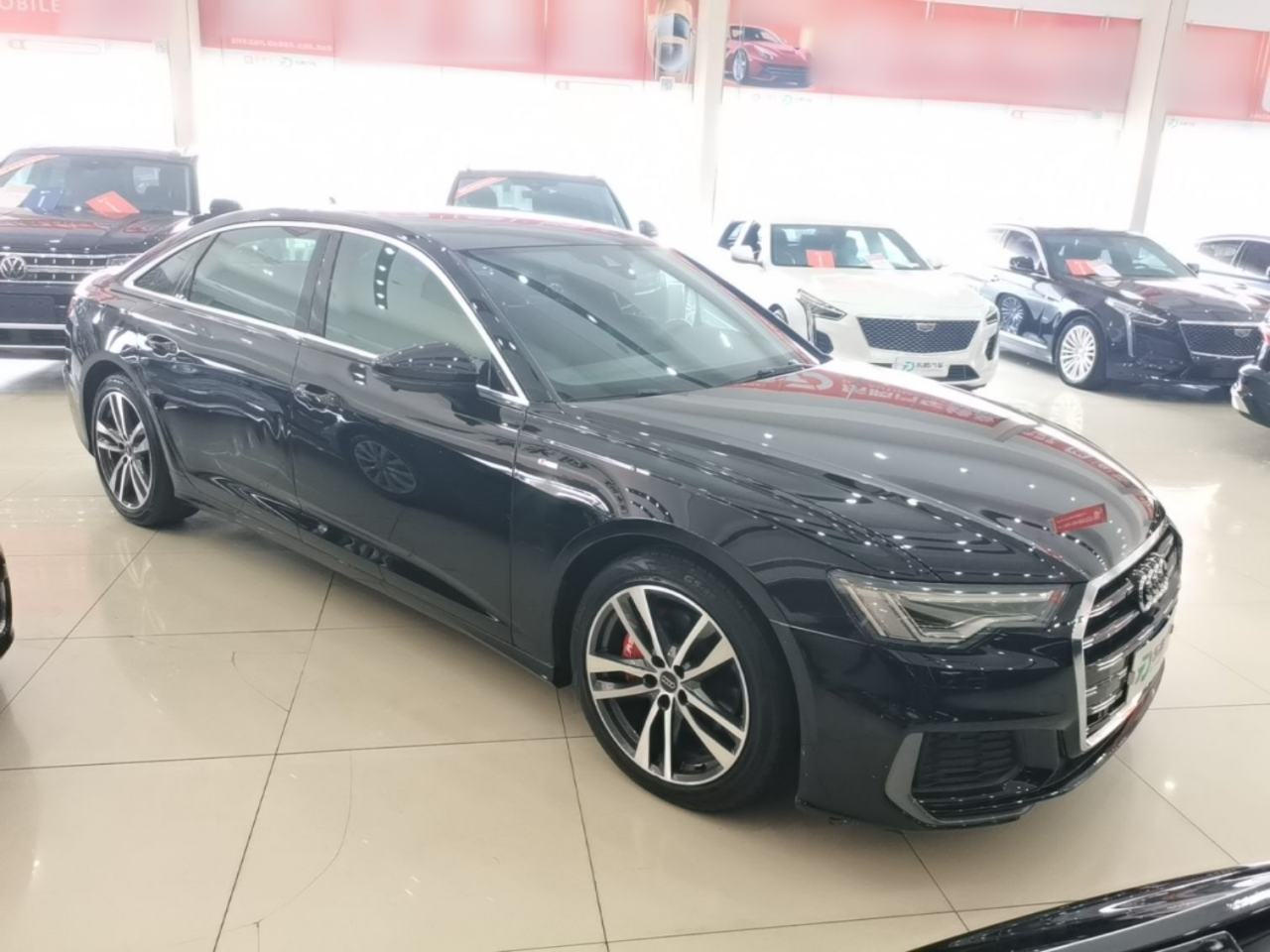 Audi A6L - фото 2