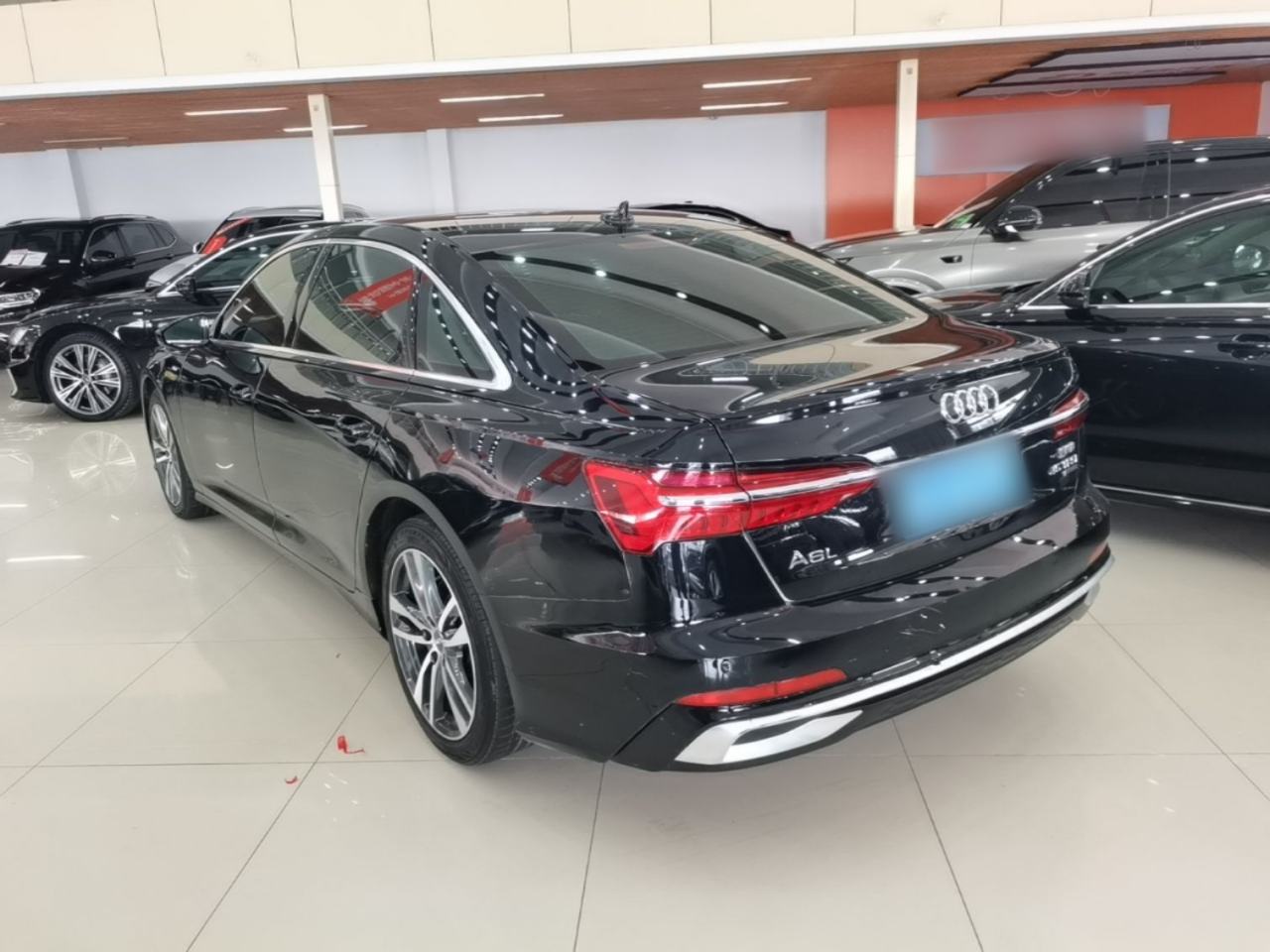 Audi A6L - фото 3