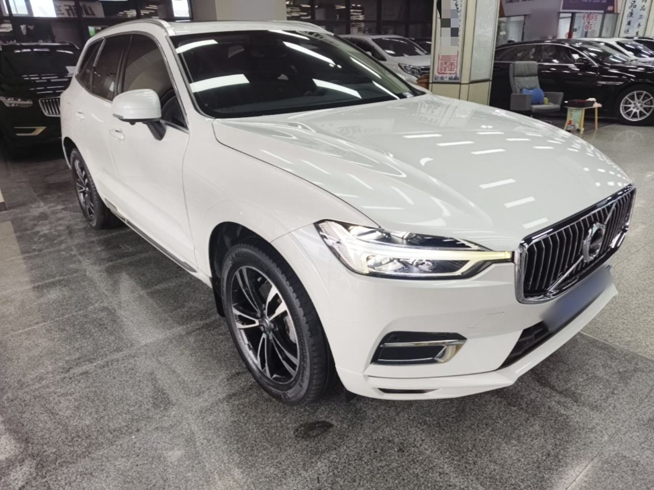 Volvo XC60 - фото 2
